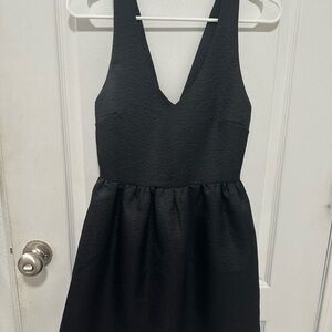 Elegant Black Sleeveless Dress